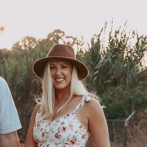 Meet your Posher, Carrie